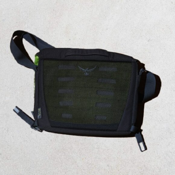 Osprey Beta Port Dark Gray Courier Messenger Laptop Bag w/ Shoulder Strap - Picture 2 of 6